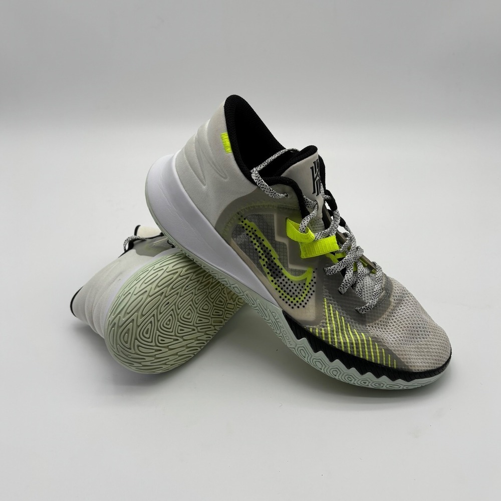 Nike Kyrie Flytrap 4 Basketball Shoes Mens 11 White Black Colorway Modern Style
